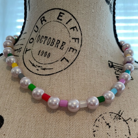 🌈 Faux Glass Blush Pink Pearls with Coloured Beads Necklace - Picture 4 of 4